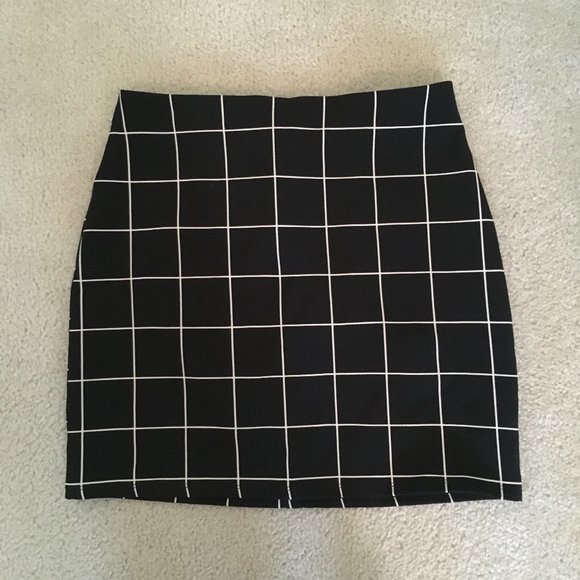 Grid print mini-skirt - Picture 1 of 3